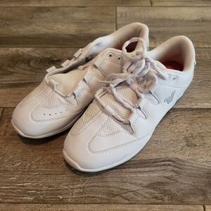 Varsity Spark Cheer Shoes Size 8